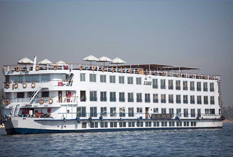 A Sarah Nile Cruise 8 Days  During Xmas & New Year